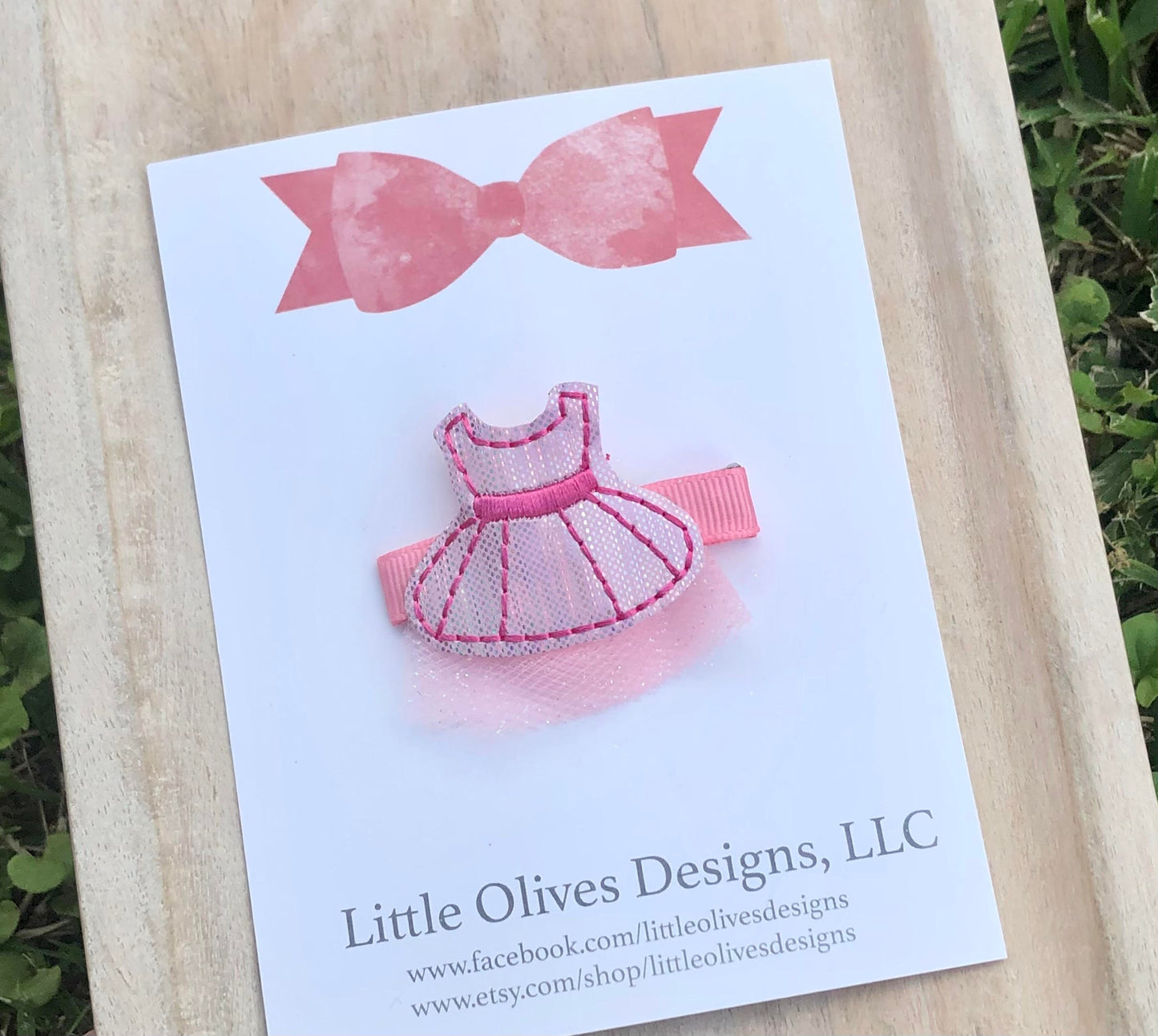 Pink tutu clip