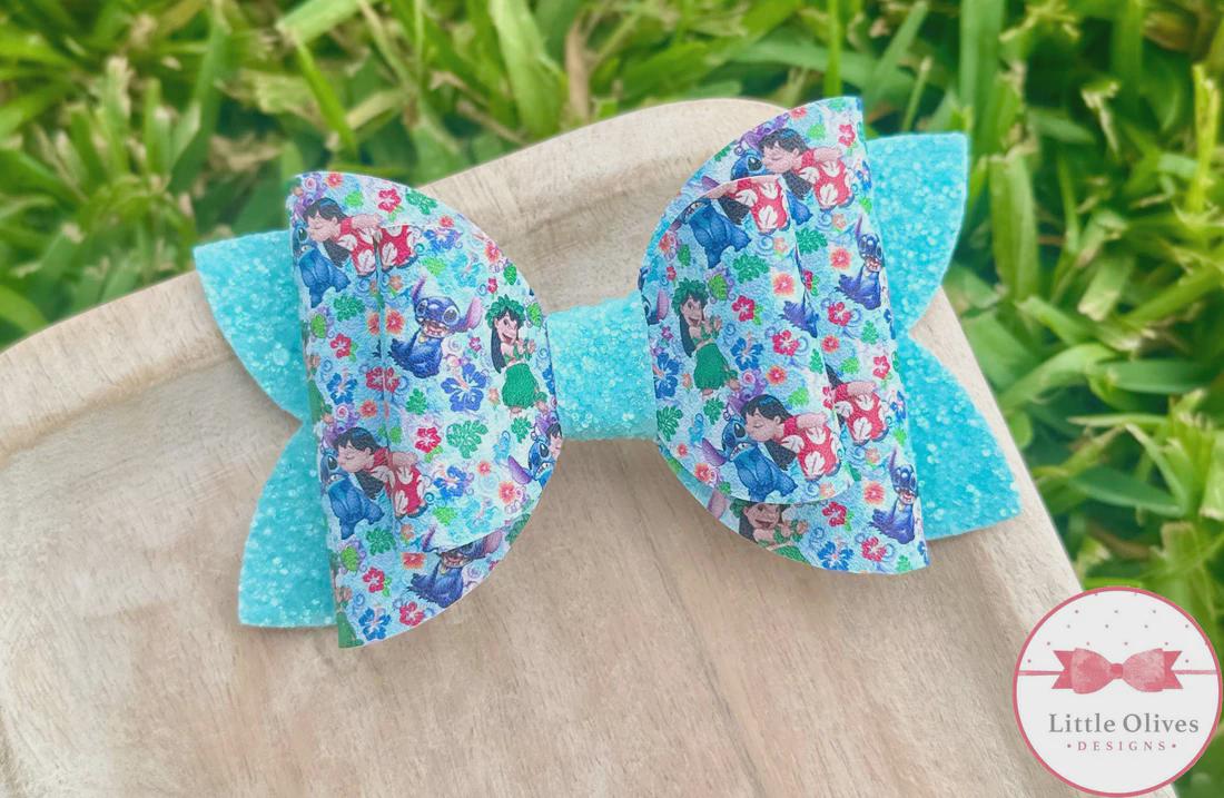 Blue alien hula bow