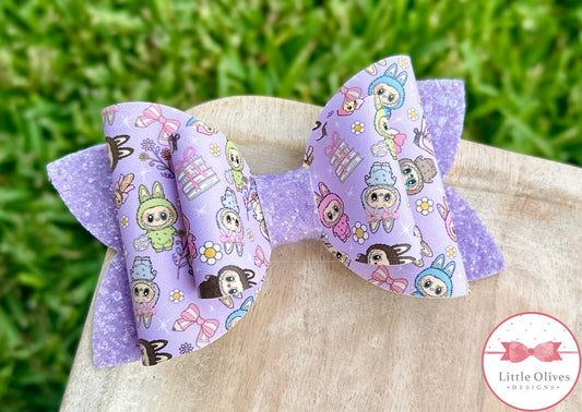 LBB GOES TO SCHOOL BOW