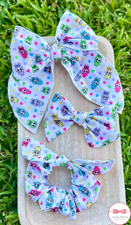 LBB WHITE SMALL OR LARGE SOPHIE BOW AND SCRUNCHIE