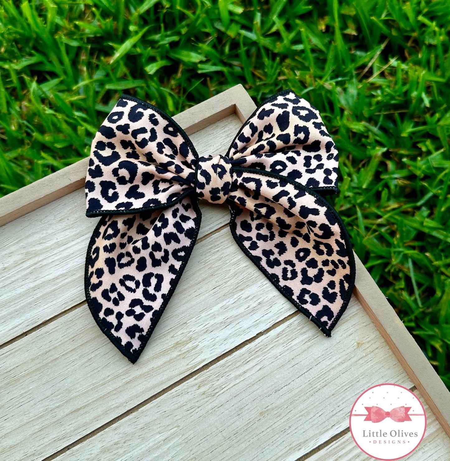 LEOPARD HAND TIED BOWS