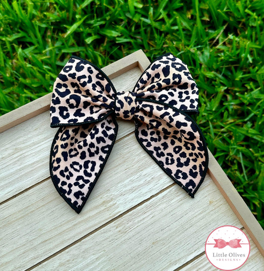 LEOPARD HAND TIED BOWS