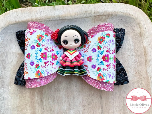 TRADITIONAL MEXICAN PINK GIRL CLAY BOW