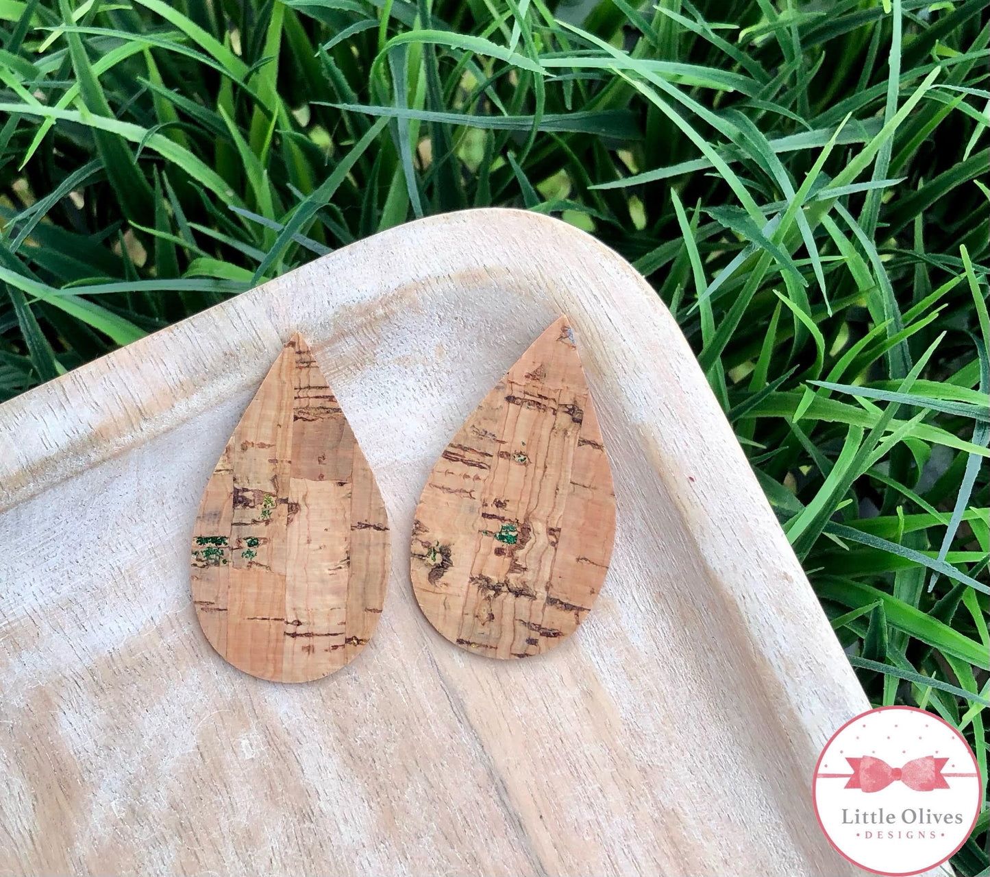 NATURAL W/GREEN CORK EARRINGS