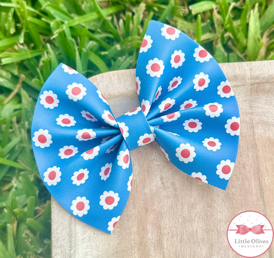 RED WHTE & BLUE DAISIES PINCH BOW