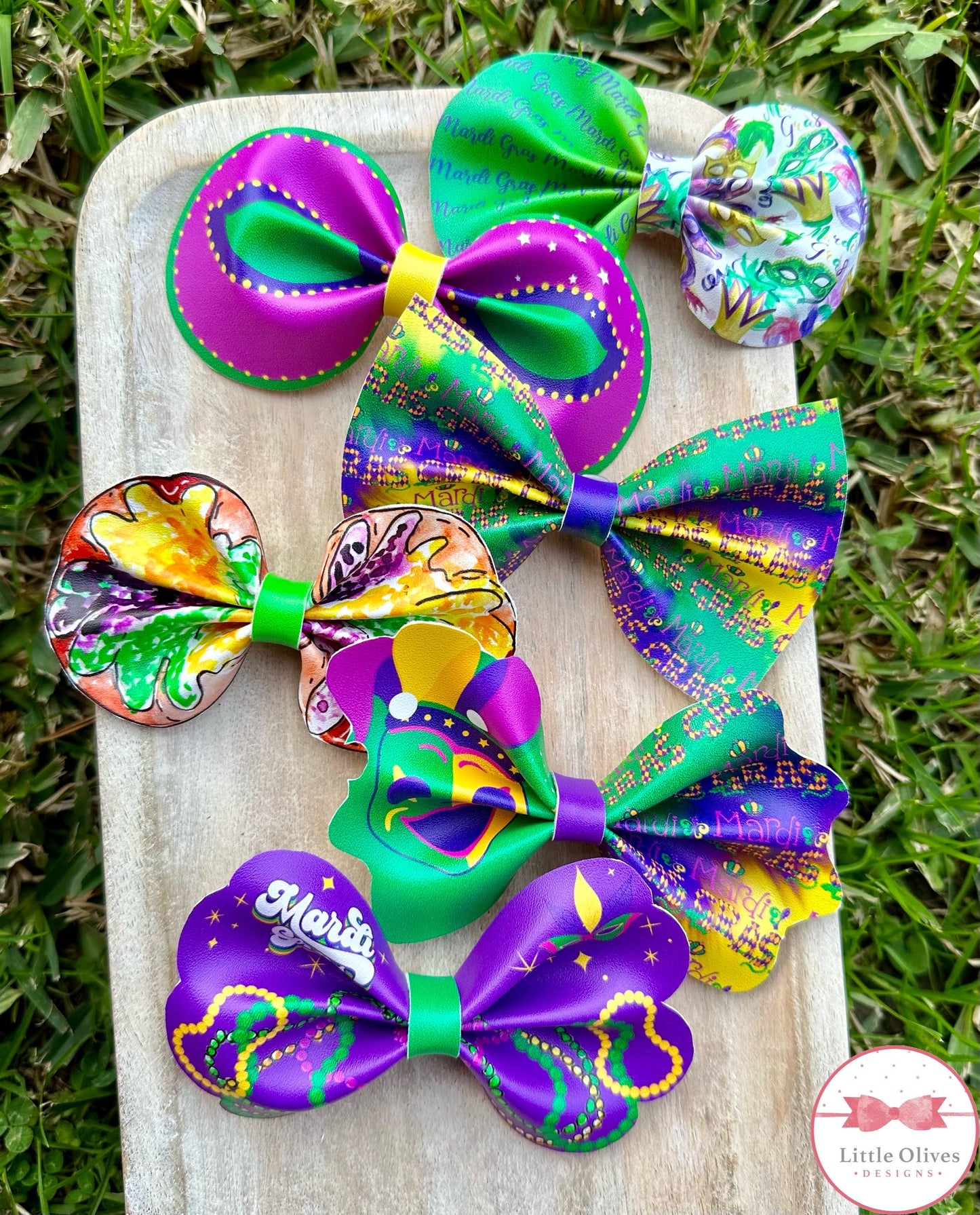 MARDI GRAS PINCH BOWS