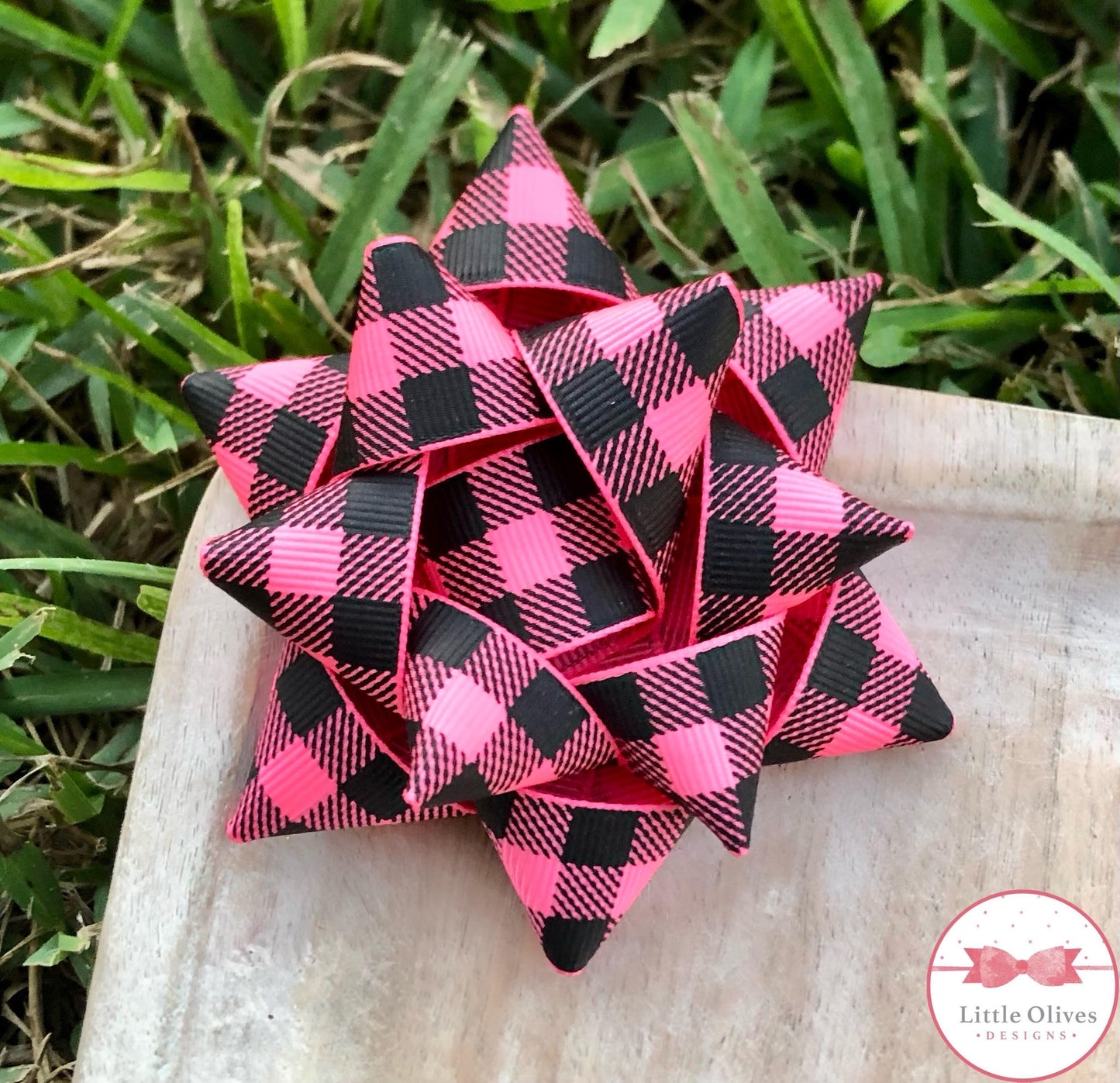 Pink buffalo plaid present bow