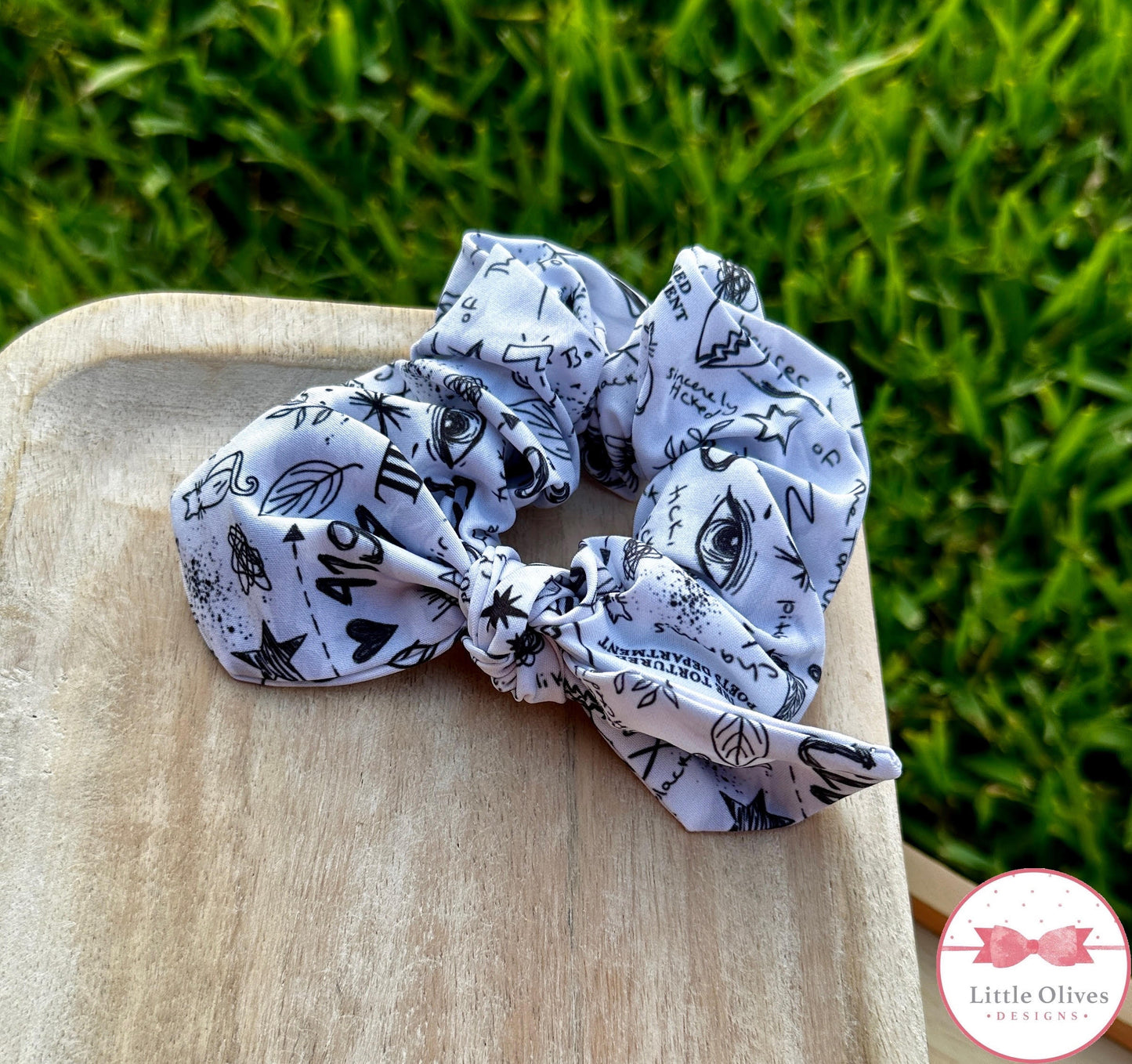 POETS DEPT SCRUNCHIE (WHITE)