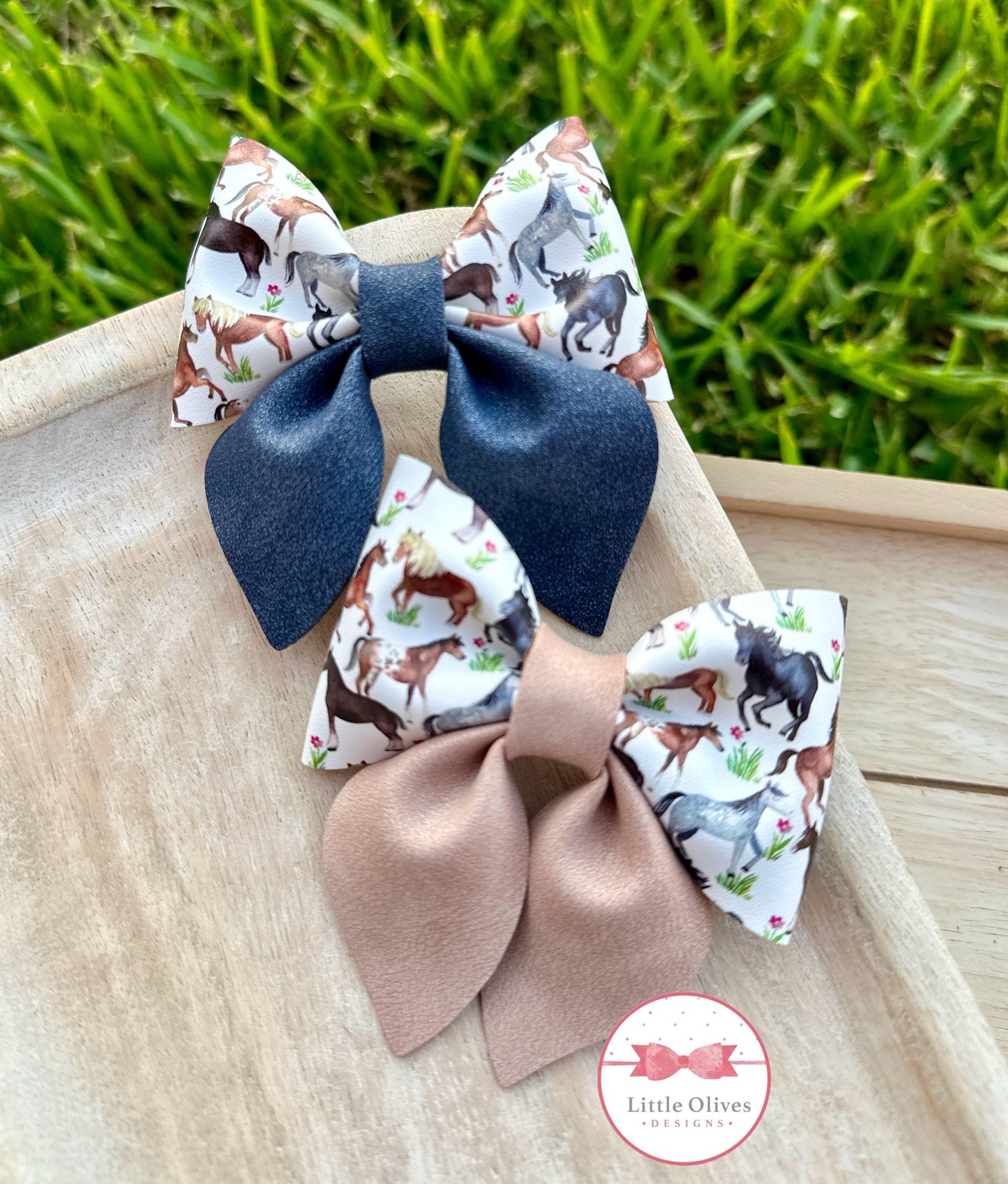 PRETTY HORSES SAILOR BOWS