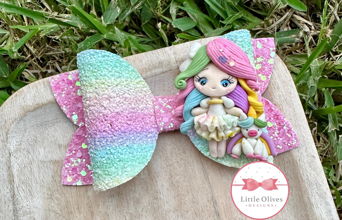 RAINBOW GIRL W/ UNICORN CLAY BOW