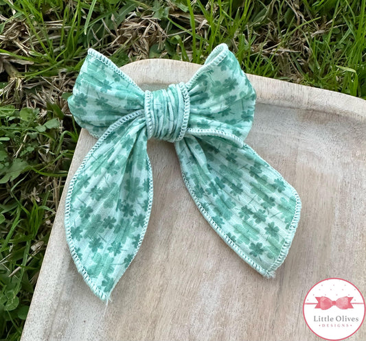 MINT SHAMROCKS HAND TIED BOW