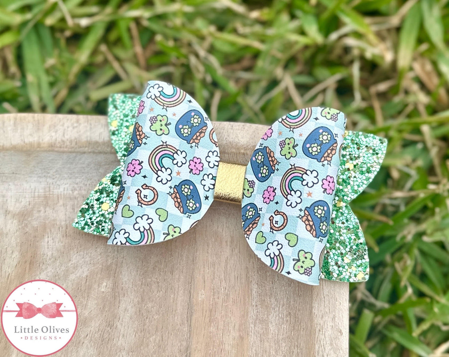 SHAMROCK SHENANIGANS BOW