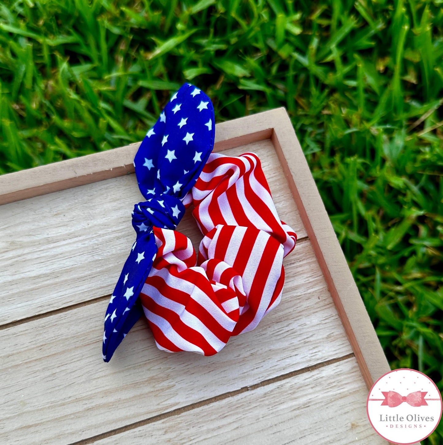 USA BOW SCRUNCHIE