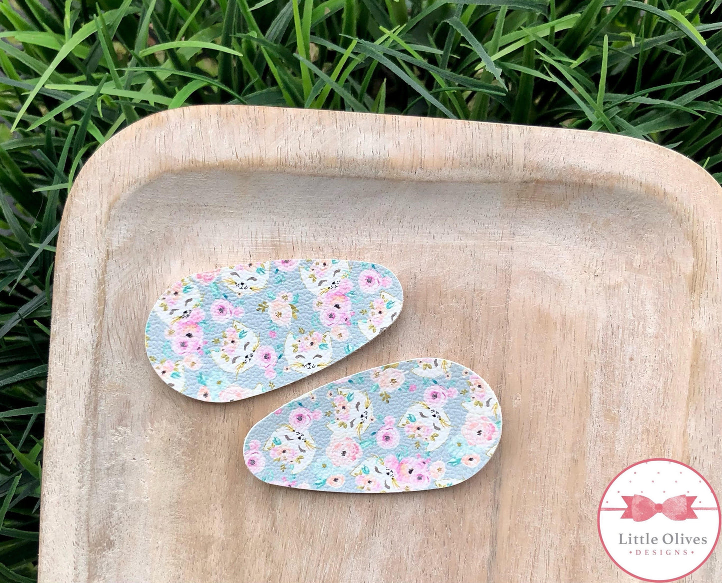 FLORAL KITTY OVAL SNAP CLIP