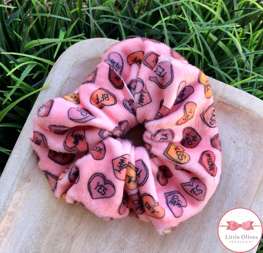 CONVERSATION HEARTS VELVET SCRUNCHIE