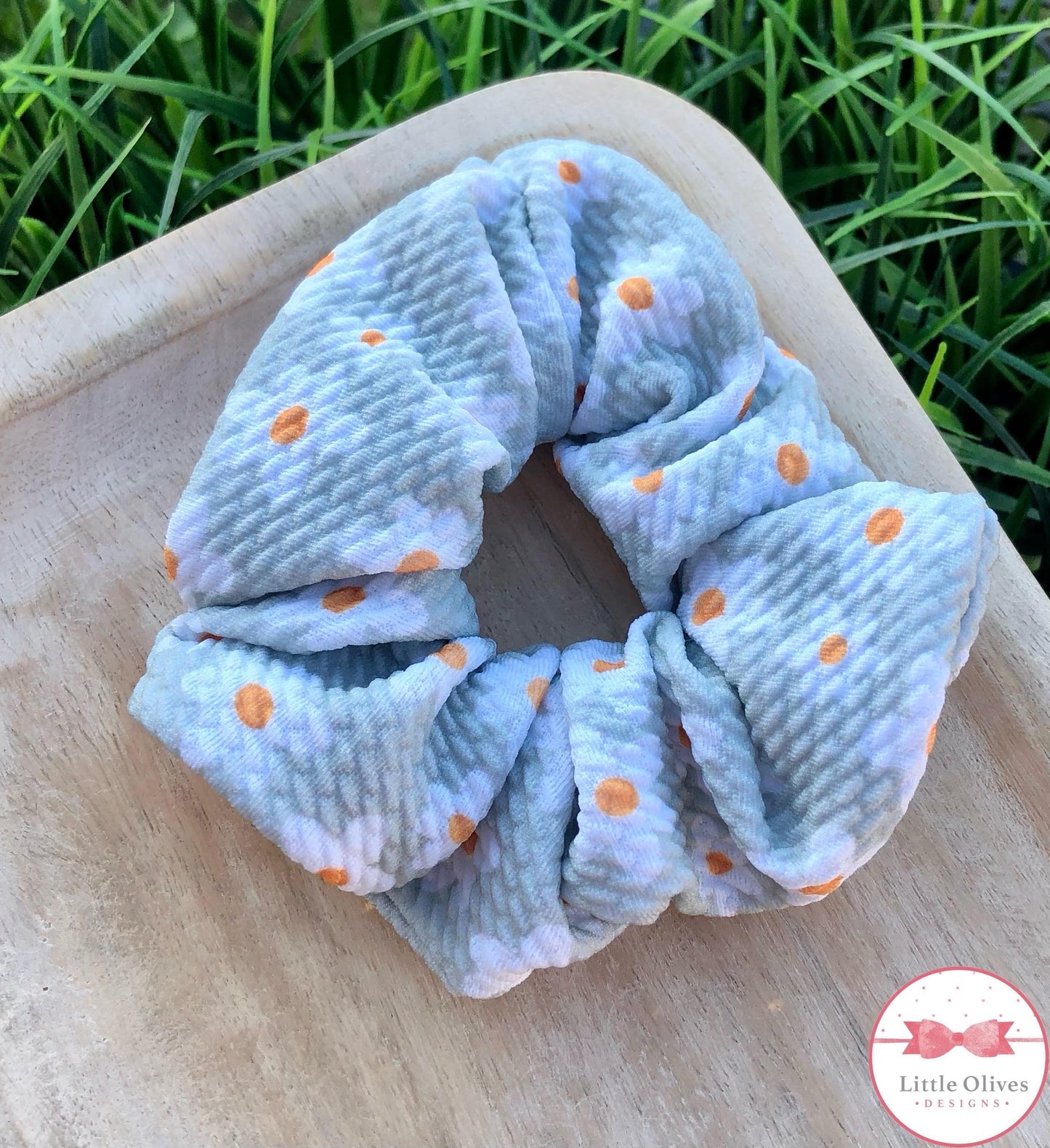 SAGE DAISY SCRUNCHIE