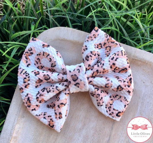 XOXO FABRIC BOW