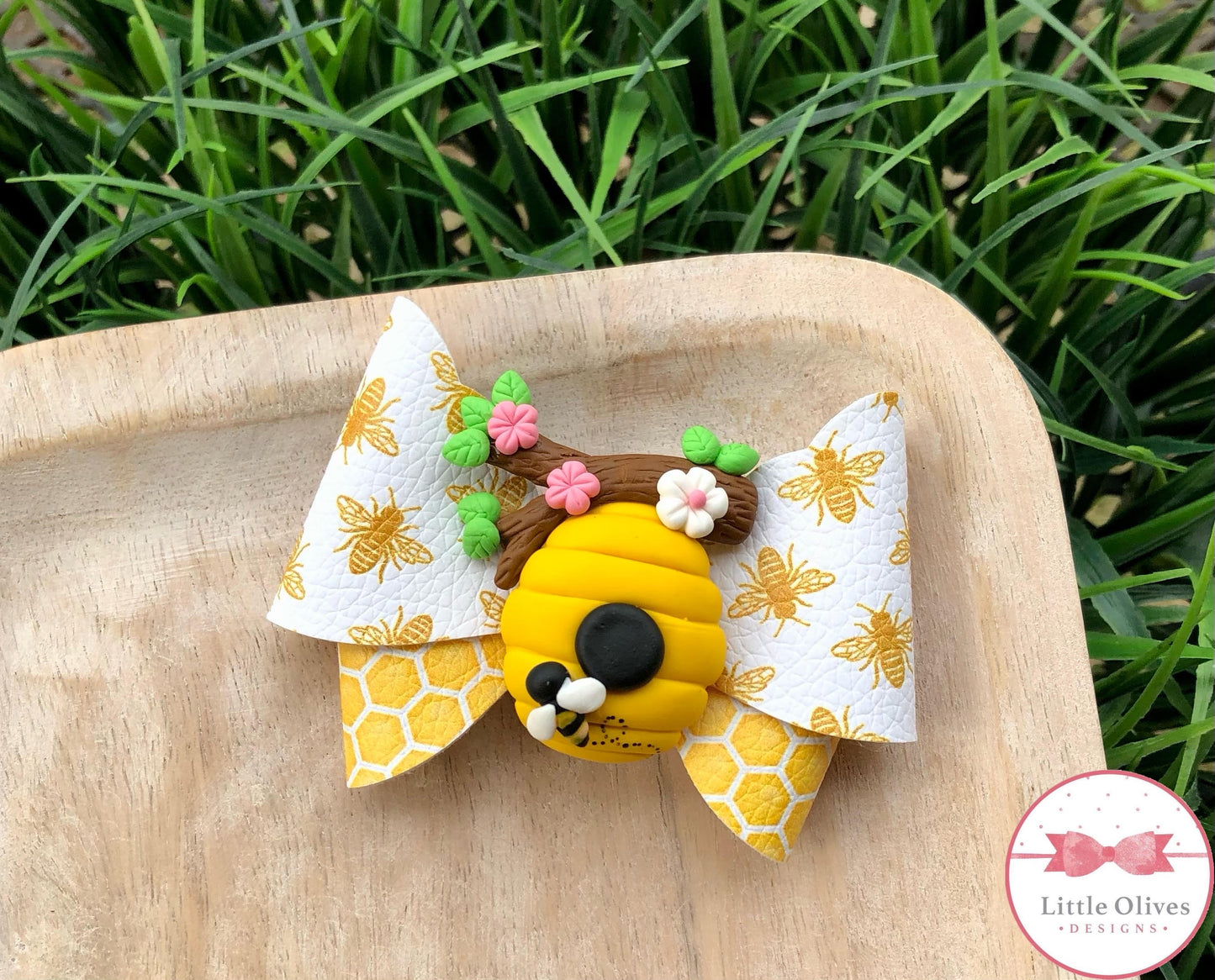 HONEYCOMB CLAY ABBY BOW