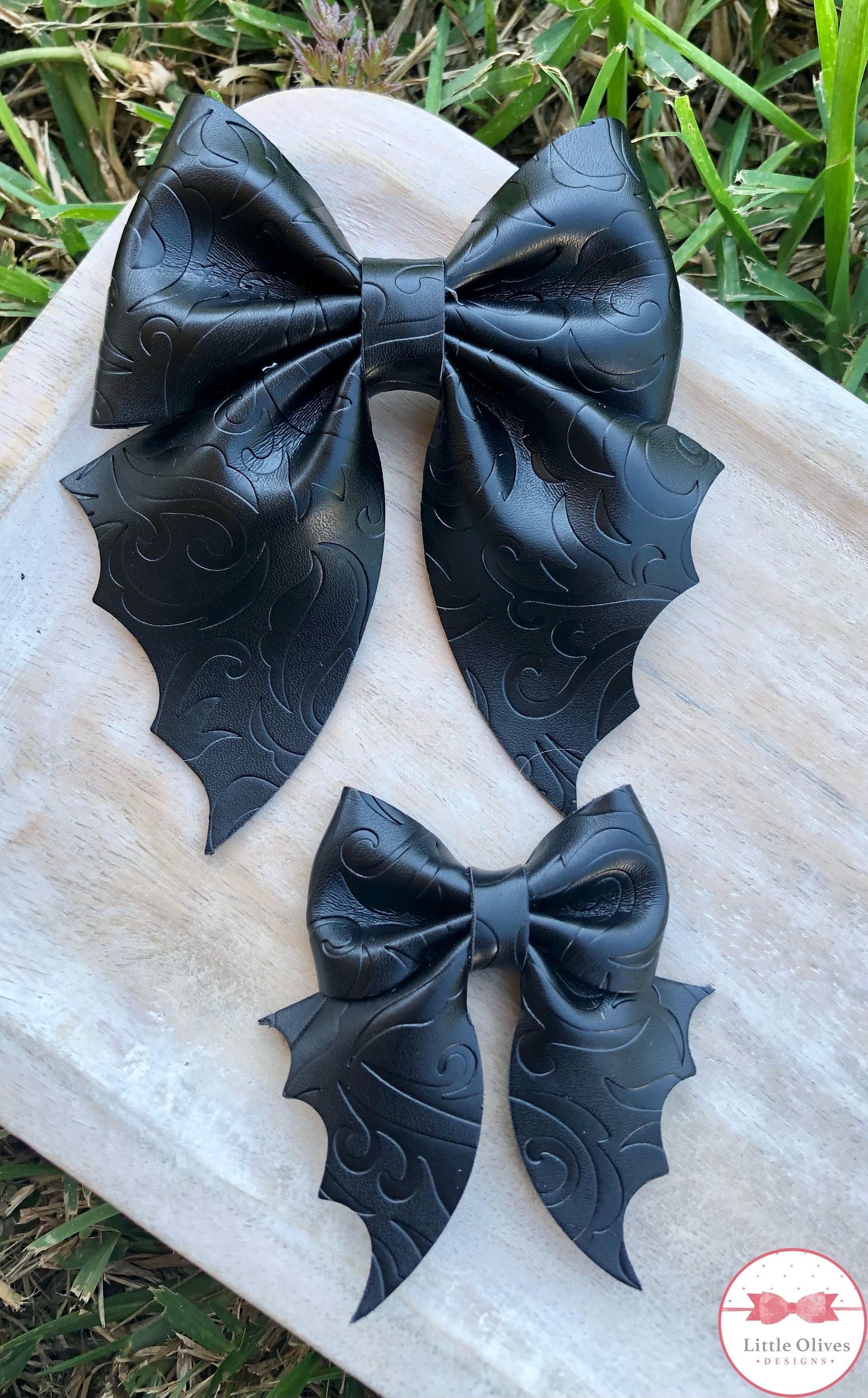 BAT SAILOR BOW - BLACK EMBOSSED