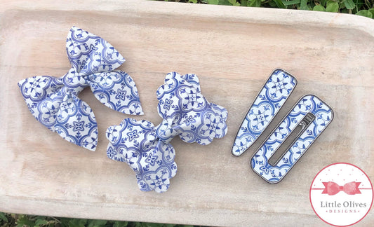 BLUE TILE BOW AND CLIPS