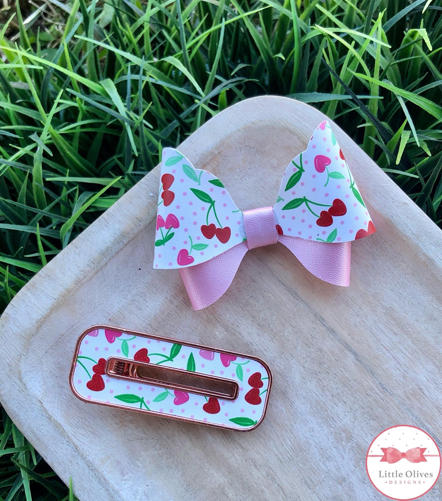 CHERRY HEARTS ABBY BOW & METAL CLIP