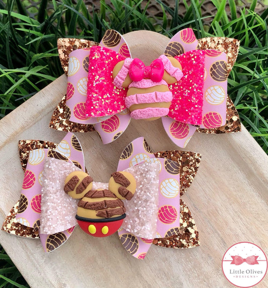 CONCHA MOUSE CLAY BOW