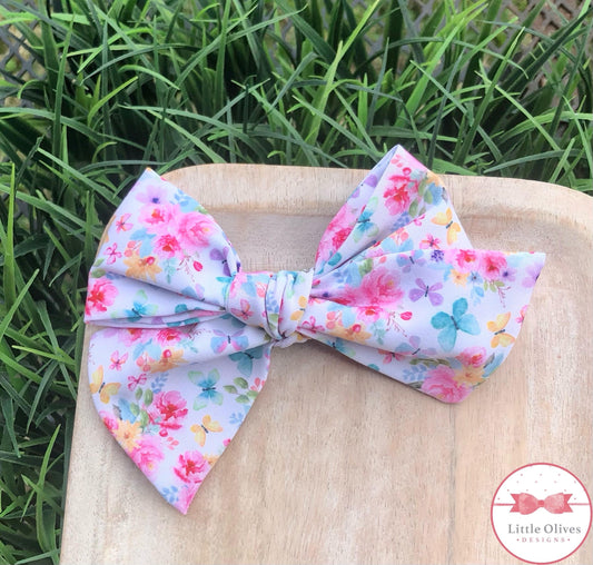 DREAMING IN BTTERFLIES HAND TIED BOW