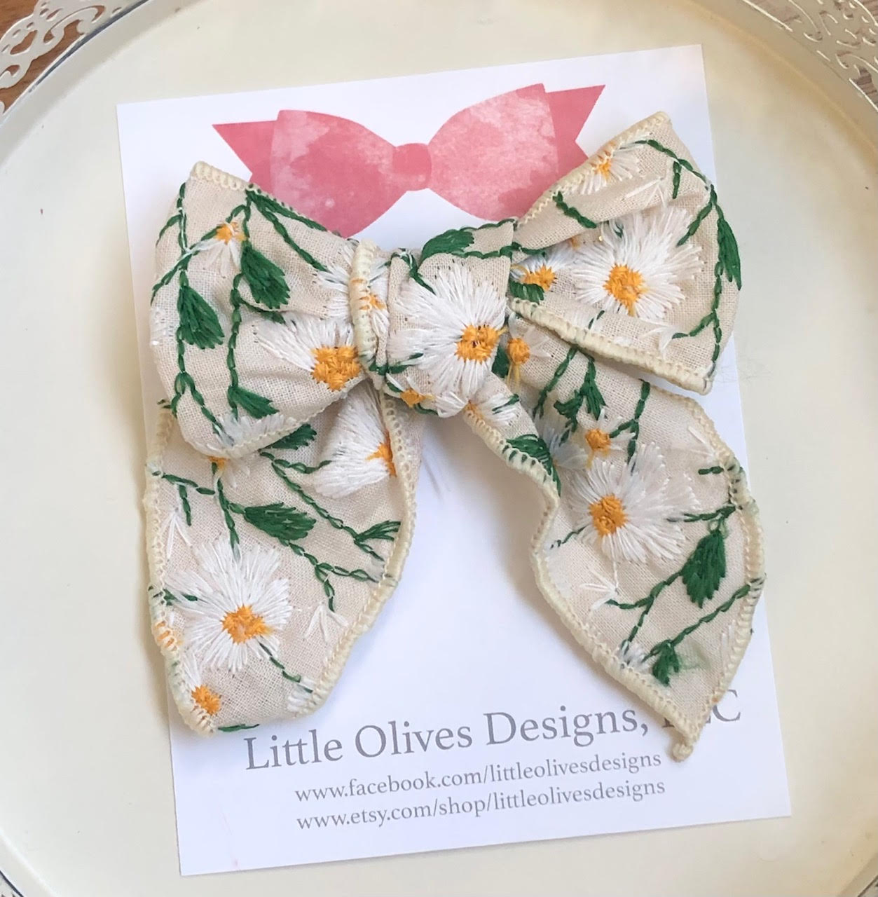 DAISY EMBROIDERED LINEN HAND TIED BOW