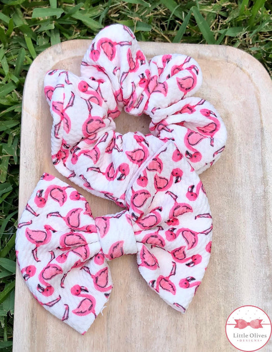 FLAMINGO SCRUNCHIE OR BOW