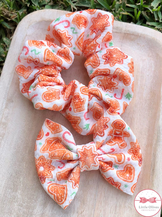 GINGERBREAD COOKIES BOW AND SCRUNCHIE