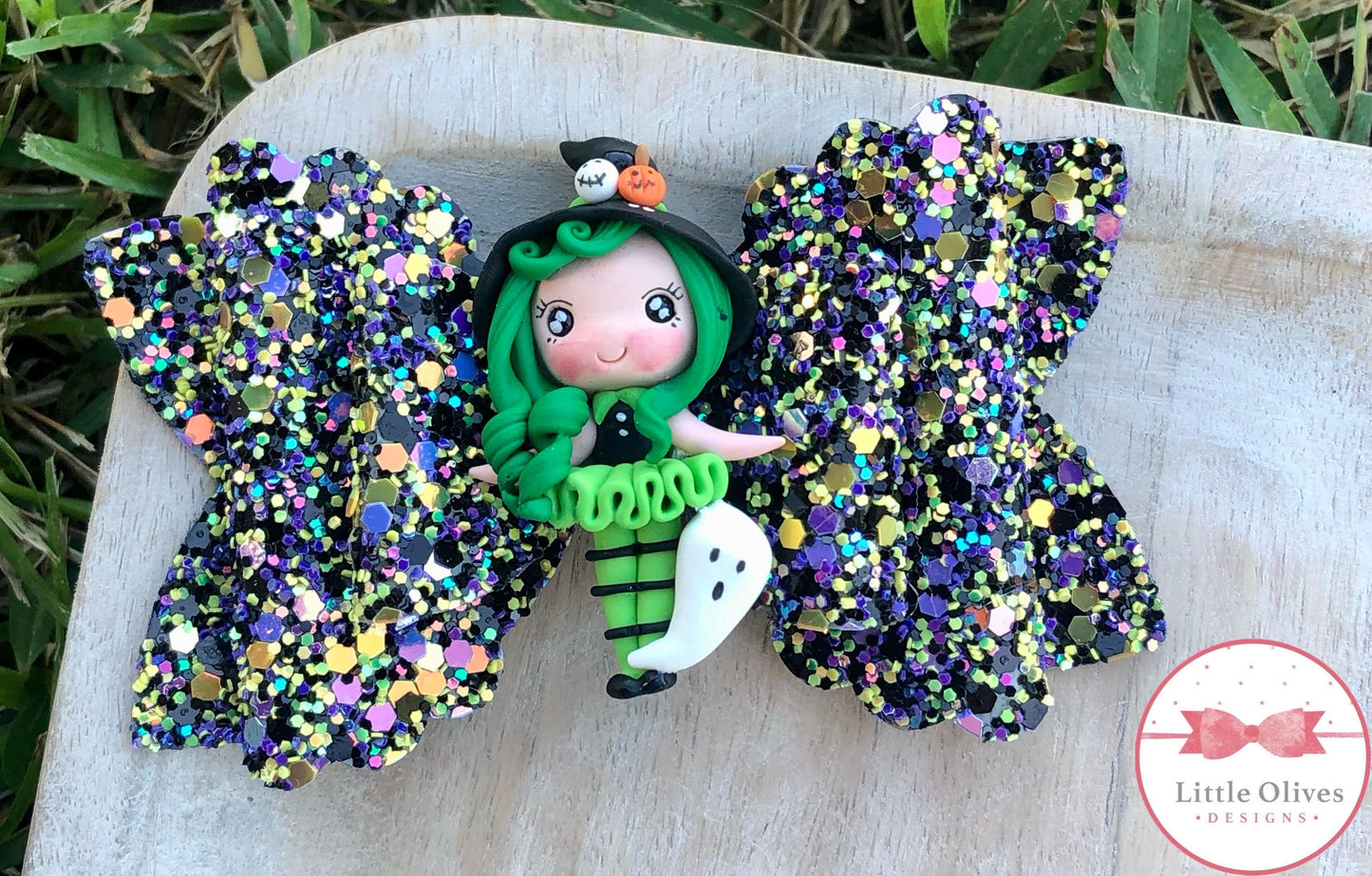 GREEN HAIR WITCH CLAY BOW