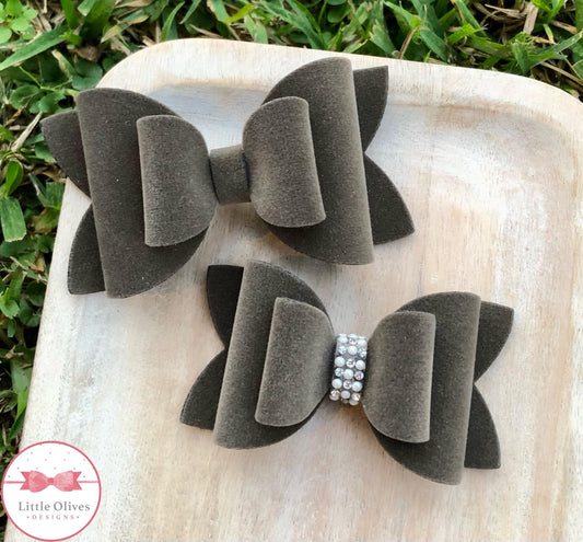 GREY VELVET BOW