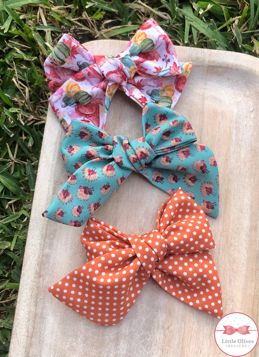 FALL HAND TIED BOWS