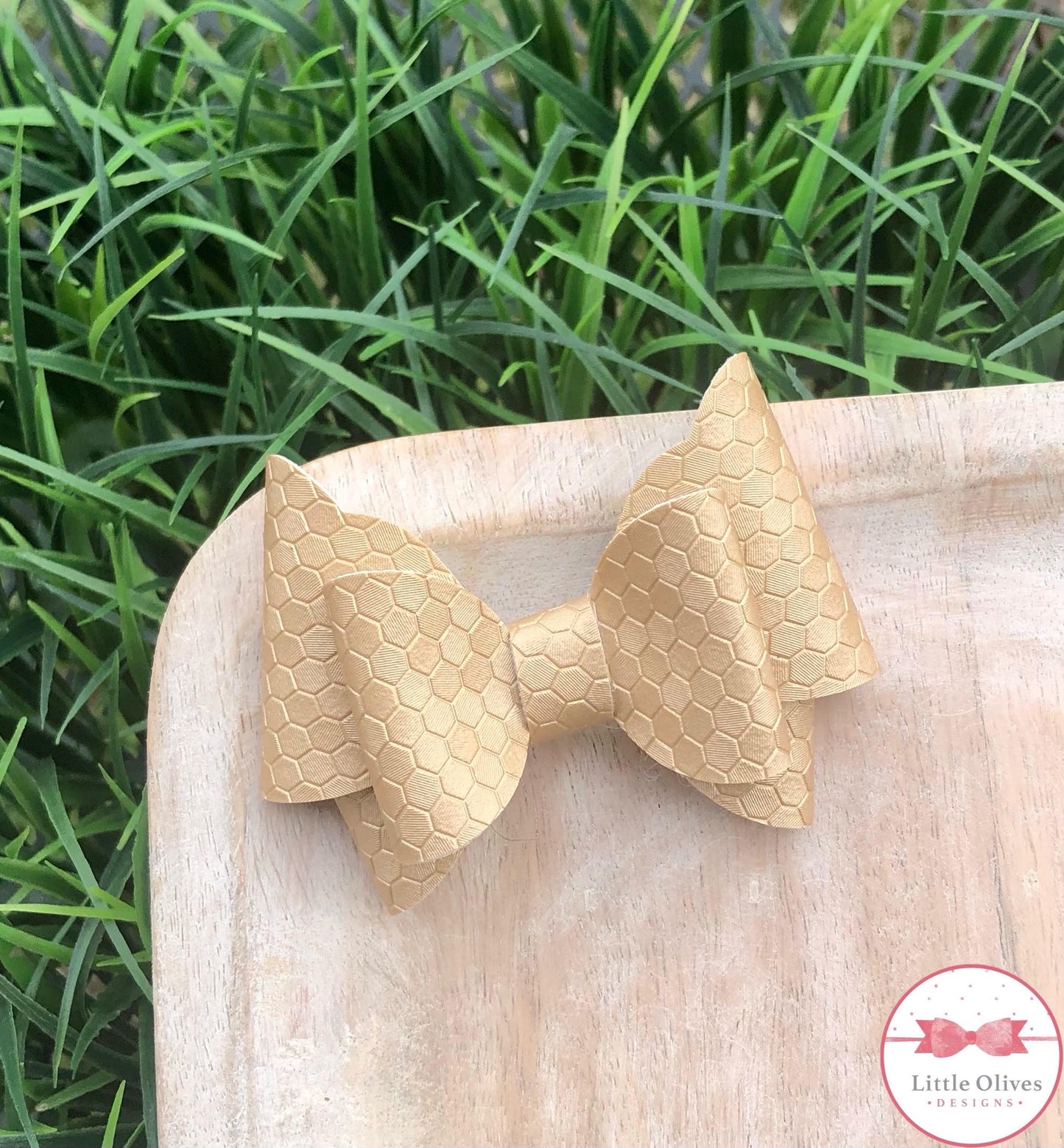 HONEYCOMB EMBOSSED ABBY BOW