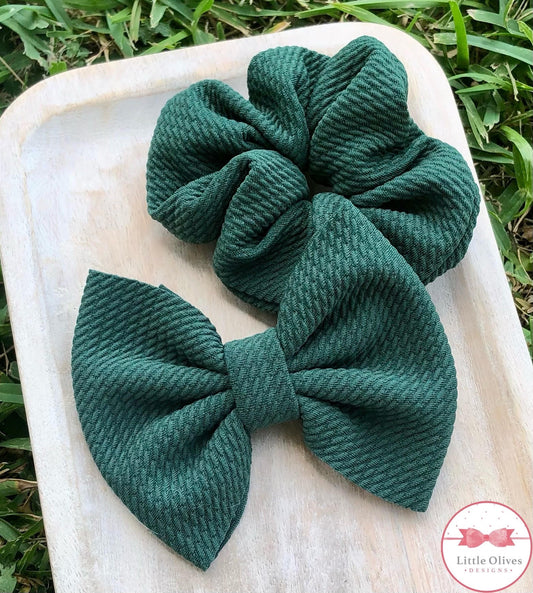 HUNTER GREEN SCRUNCHIE OR BOW