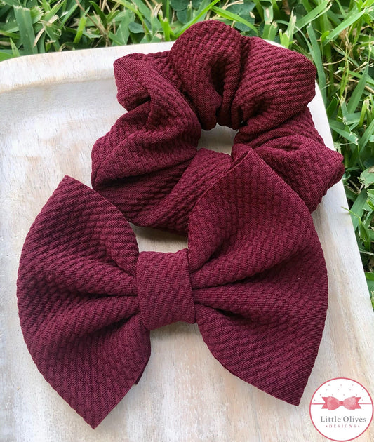 MAROON SCRUNCHIE OR BOW