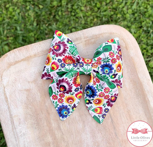 EMBROIDERED FLORAL SAILOR BOW