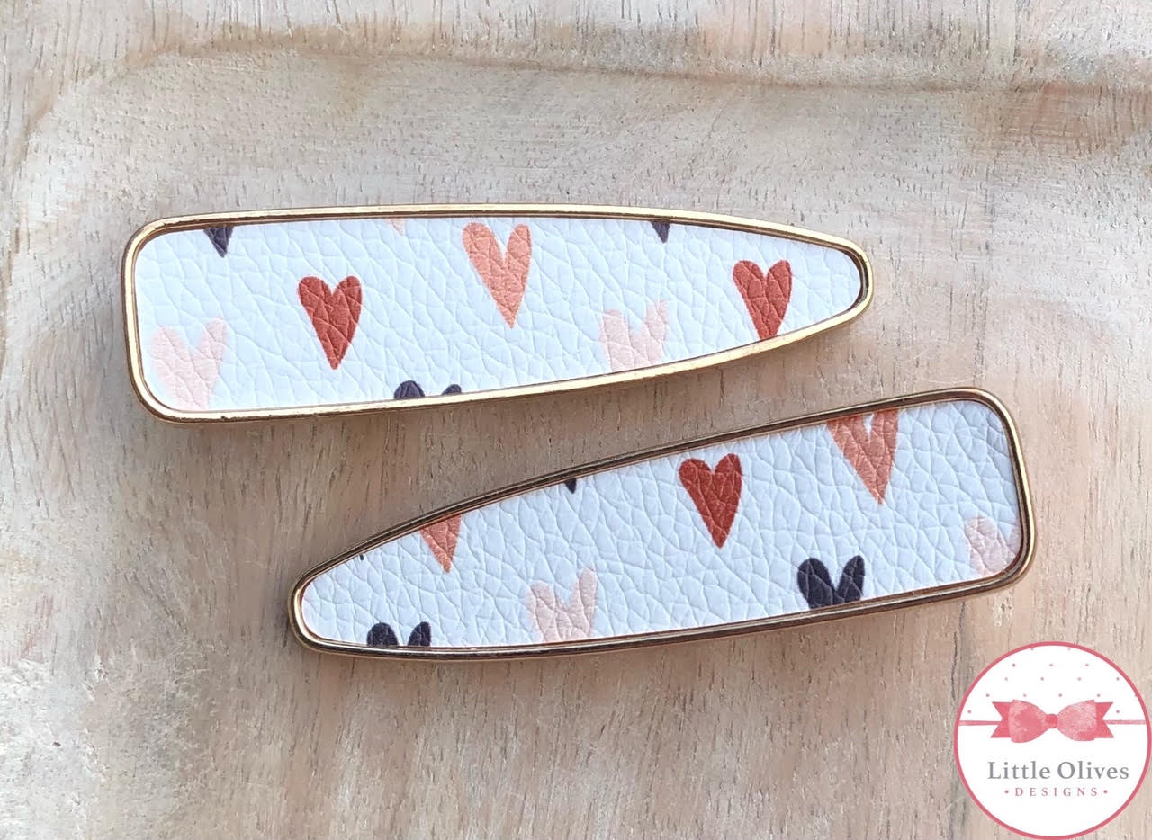 NEUTRAL HEARTS METAL CLIPS