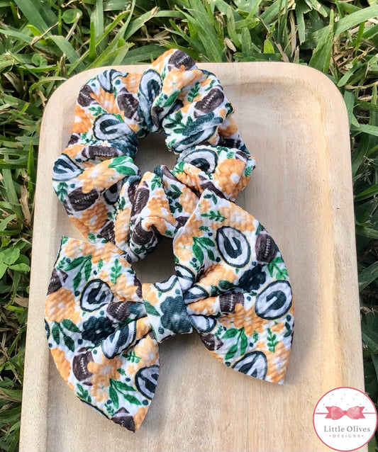 PACK ERS WATERCOLOR SCRUNCHIE AND BOW