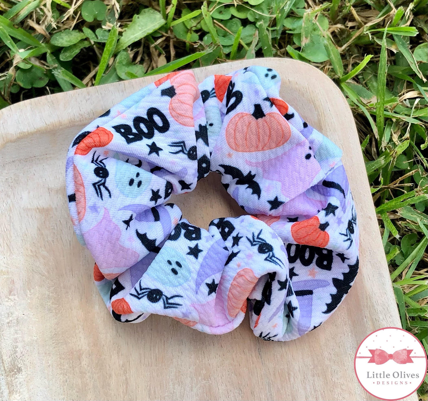 PASTEL BOO SCRUNCHIE