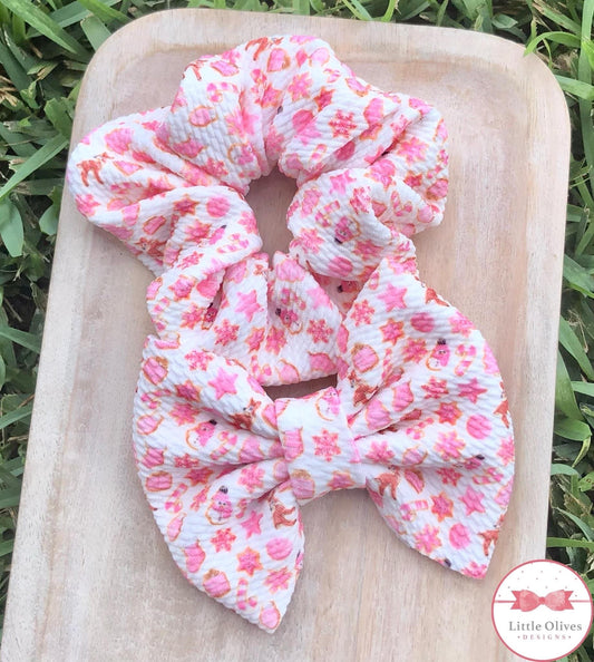 PINK GINGERBREAD BOW AND SCRUNCHIE