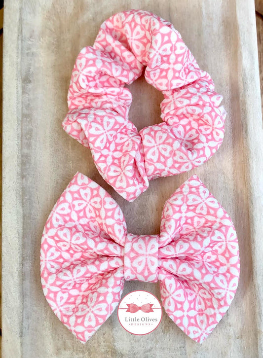 PINK TILE SCRUNCHIE OR BOW