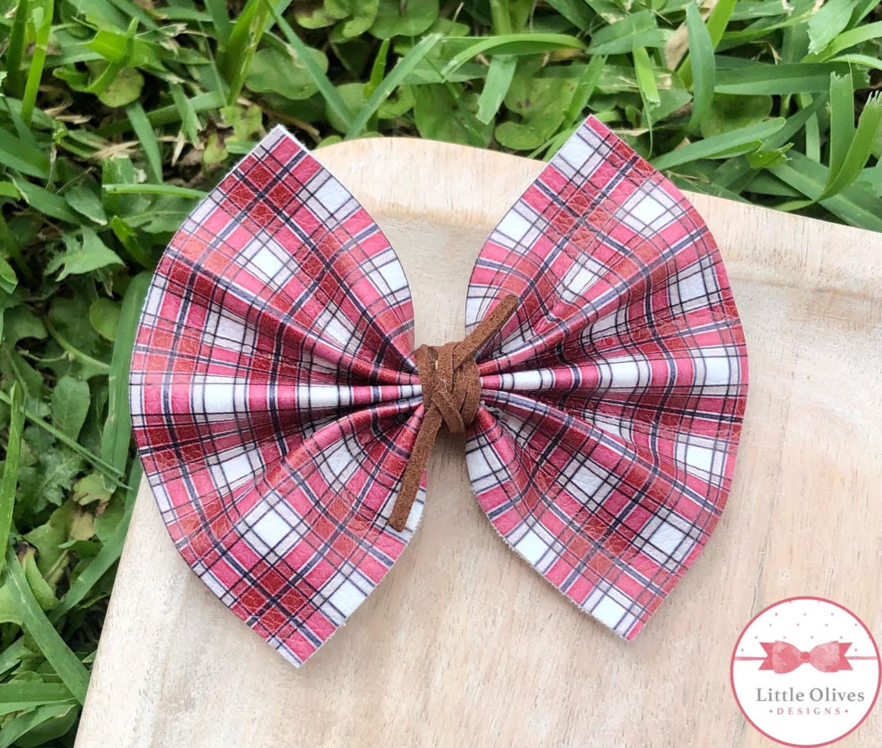 FARMHOUSE PLAID PINCH BOW