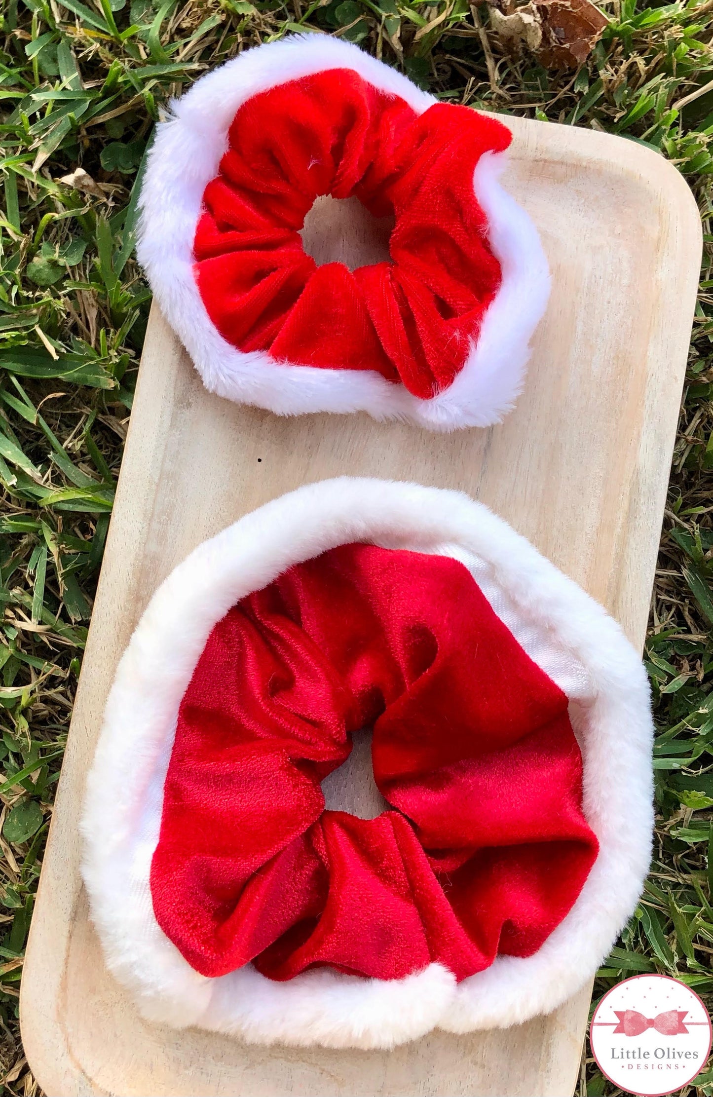 SANTA SCRUNCHIE