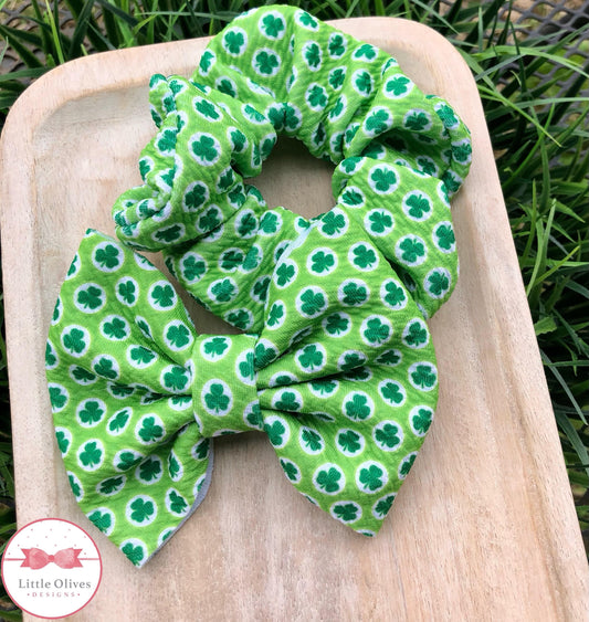 SHAMROCKS SCRUNCHIE OR BOW