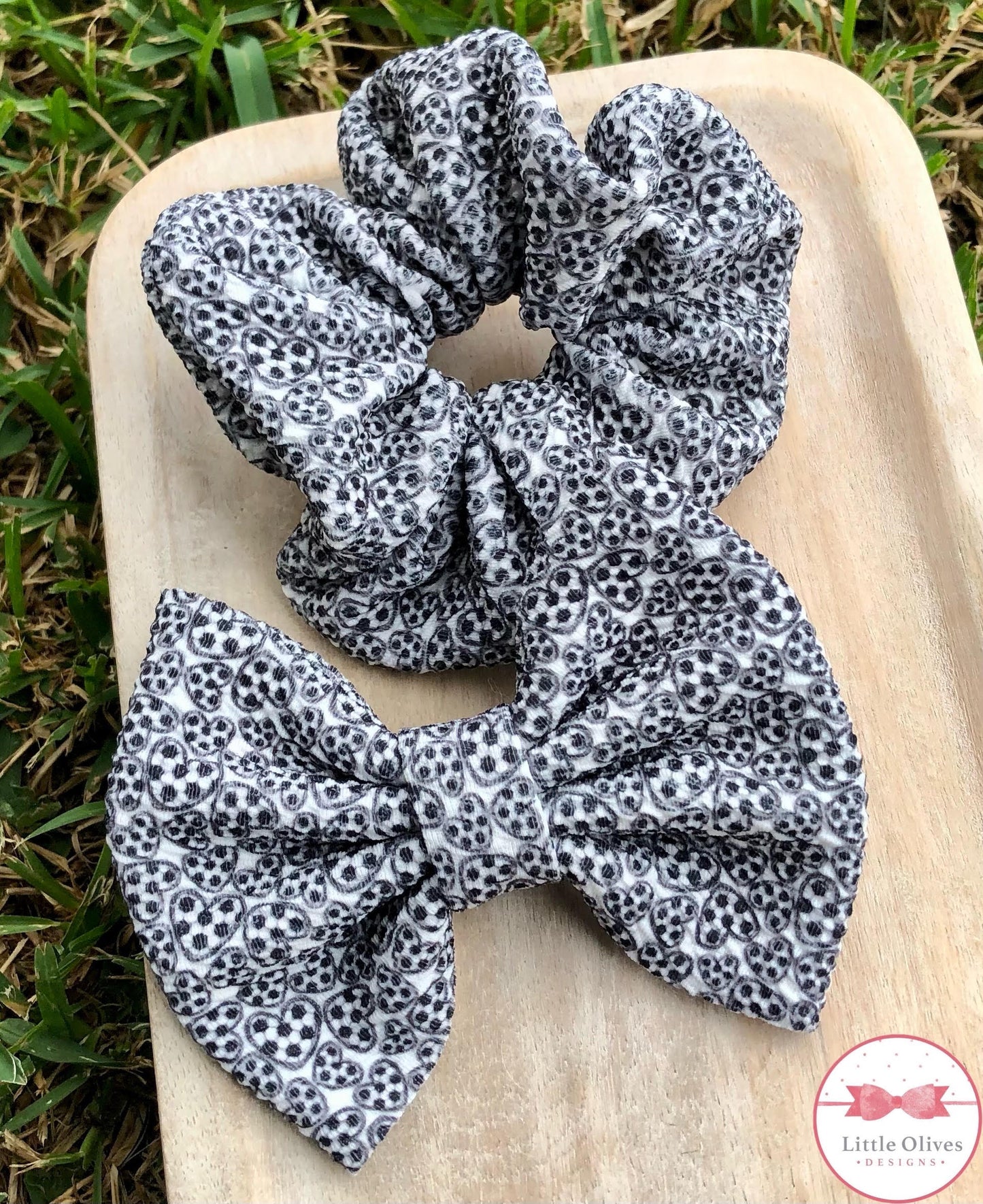 SOCCER HEARTS SCRUNCHIE AND BOW