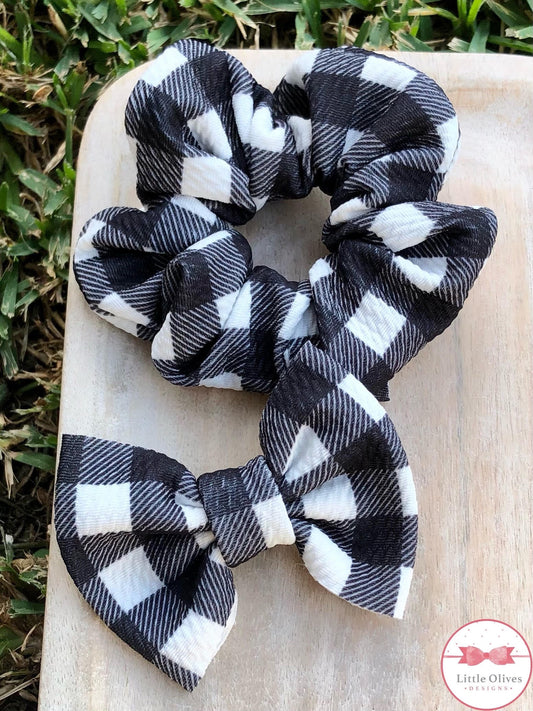 WHITE PLAID BOW AND SCRUNCHIE